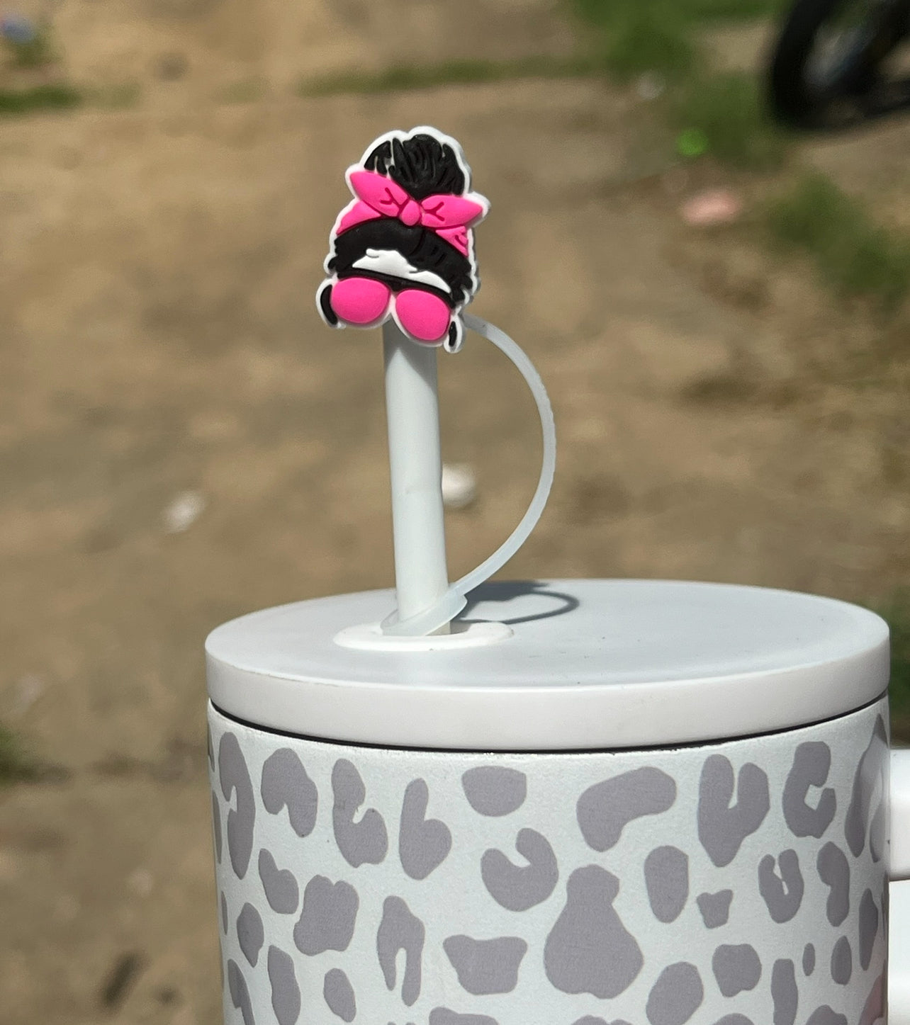 Straw Topper - Hot Pink Mom Bun