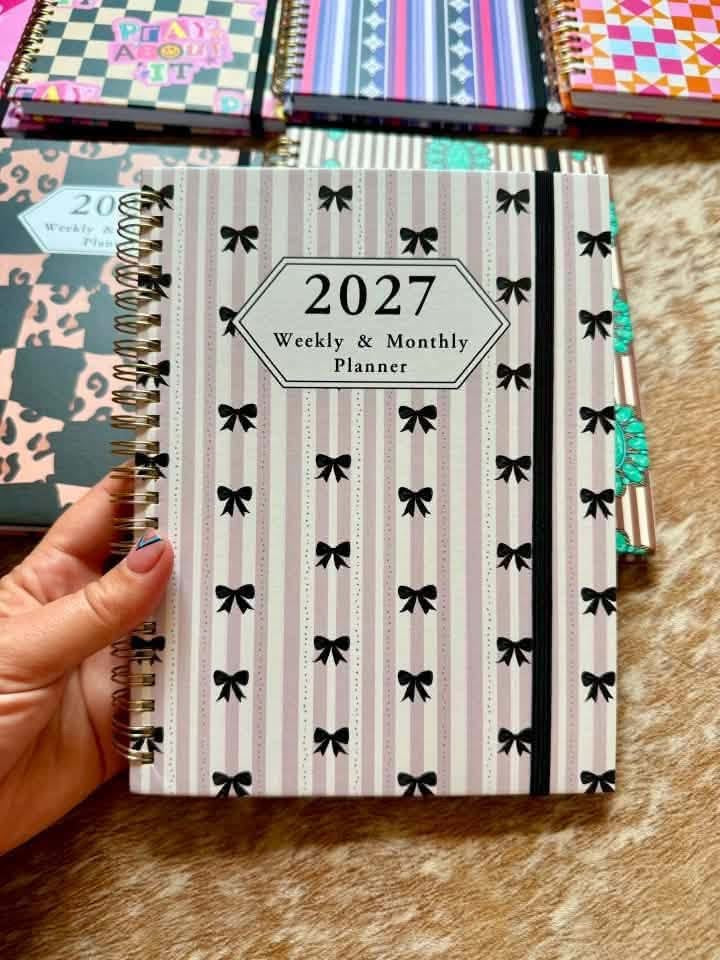 The 2027 Weekly & Monthly Planner