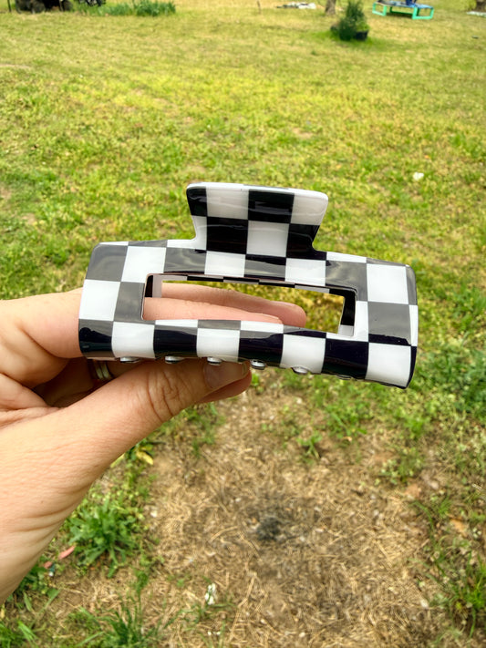 Black & White Checkered Claw Clip