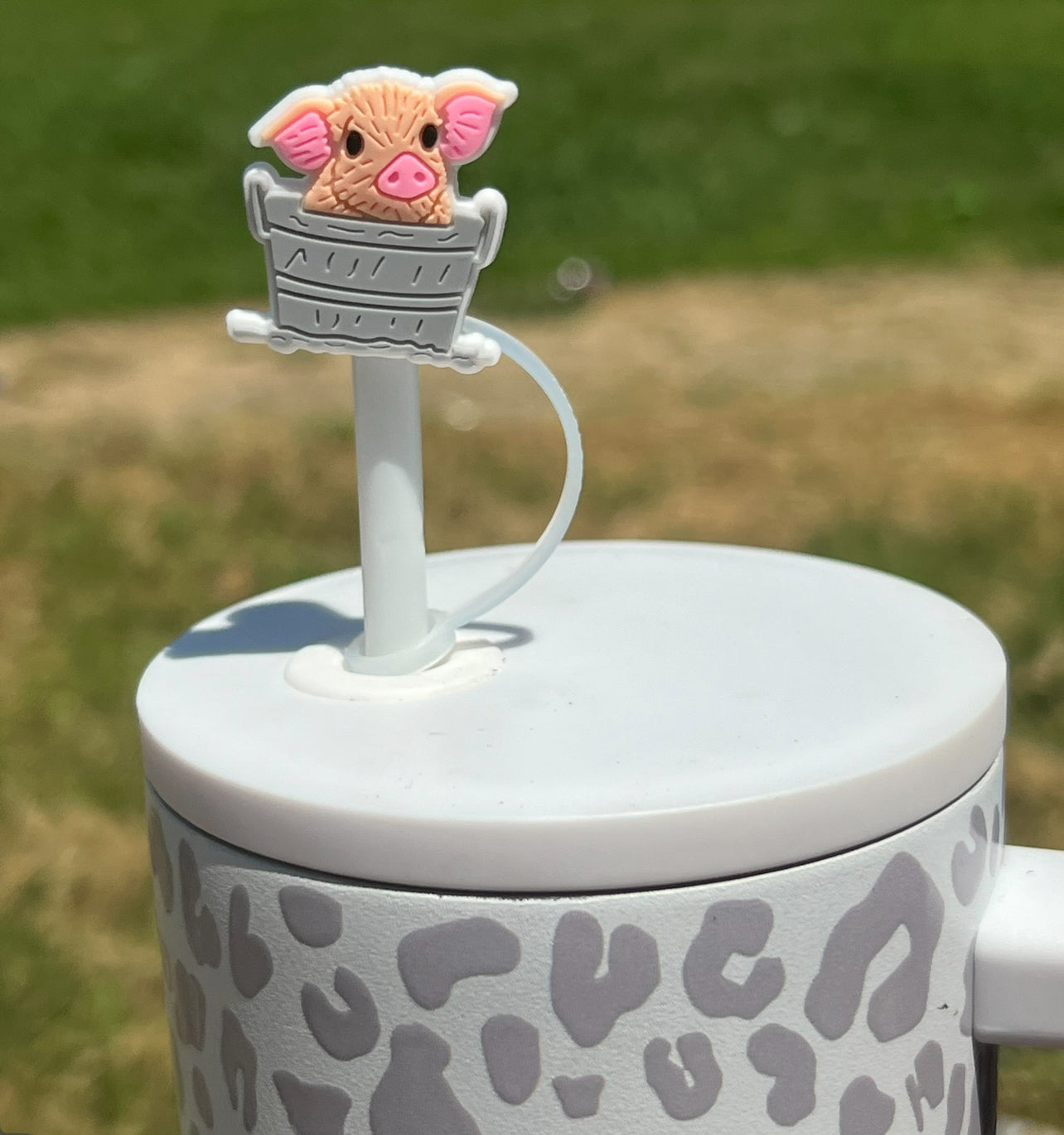 Straw Topper - Pig in a Bath