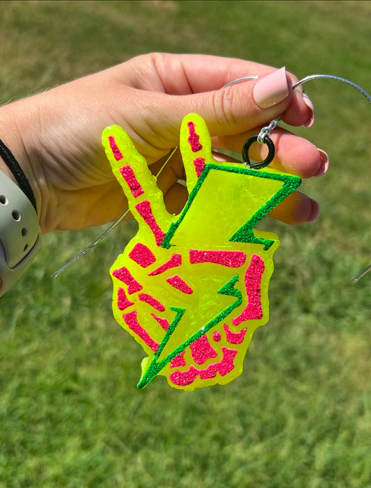 Lightening Peace Skellie Freshie
